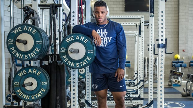 saquon-barkley-penn-state-heisman-trophy.jpg